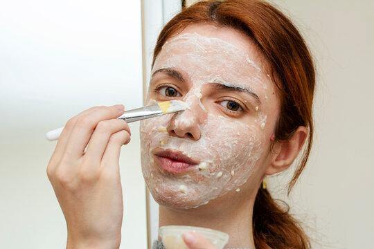 A Homemade Face Mask With Banana And Sour Cream To Soothe Redness, Iritation And Hydrate The Dry Skin