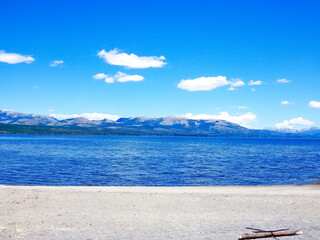 playa lago naturaleza