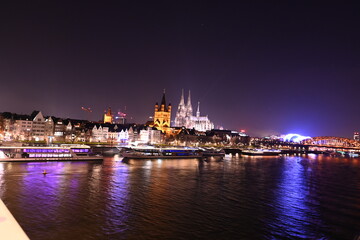 Fototapeta na wymiar Köln by Night 2021