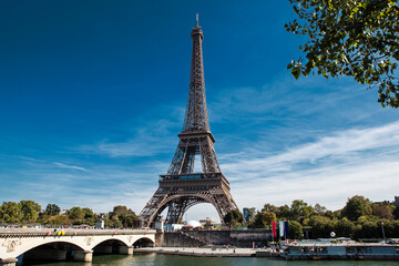 Fototapeta na wymiar Eiffel Tower in Paris. France