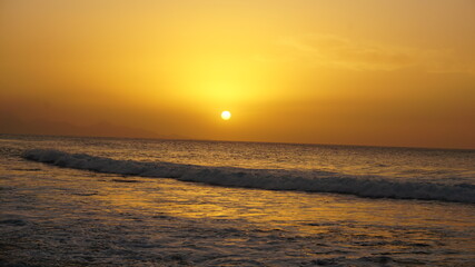 Obraz premium sunset over the beach