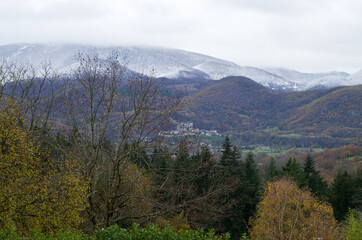 Montagnes enneigées