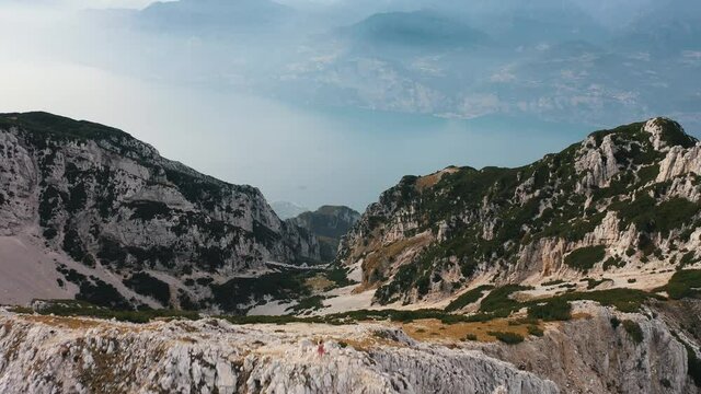 vo au dessus des montagnes