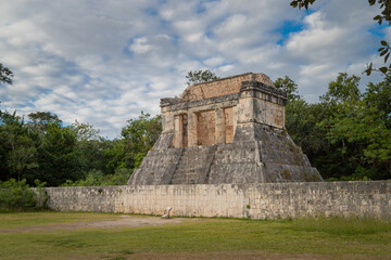 Fototapeta na wymiar North Temple, Chichen Itza, Mexico
