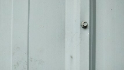 Metal sheet with 7mm screw 