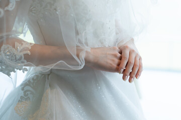 指輪の交換 はなよめ 花嫁 ウエディングドレス 手 ネイル 結婚式 wedding ベール 腕組み