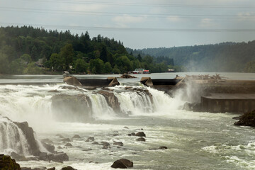 Exploring Oregon: the rustling Willamette Falls