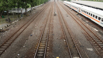 Fototapeta premium railroad tracks seen from above