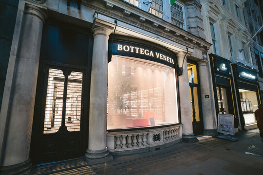 Bottega Veneta In The Evening Closed During The Covid 19 Lockdown