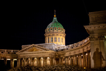 Fototapeta na wymiar St. Petersburg Kazan Cathedral at night