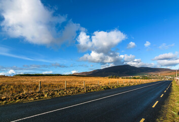 Fototapeta na wymiar Road to the mountains in County Donegal, Ireland