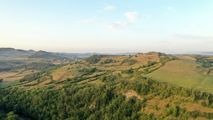 Fototapeta premium Survol de la rivière Allier près d'Issoire en Auvergne
