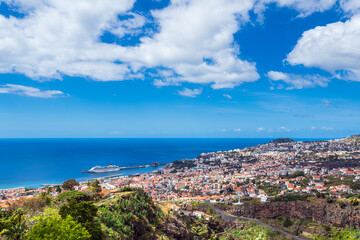 Fototapeta na wymiar Blick auf Funchal auf der Insel Madeira, Portugal