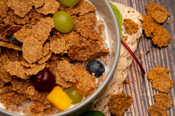 Bran flakes with fruit