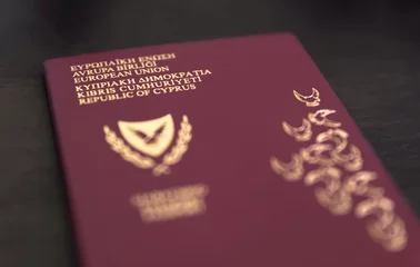 Foto op Canvas Cypriotische paspoorten op zwarte achtergrond, Republiek Cyprus, Europese Unie © hamzeh