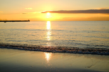 Fototapeta premium 神奈川県逗子海岸の夕日