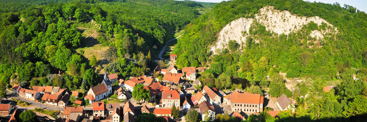 Obraz premium GERMANY, Quetenburg, a small village hidden between karst-formations of the Harz mountain range