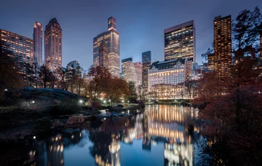Fotobehang Gapstow Brug New York City skyline with Central Park at twilight, USA