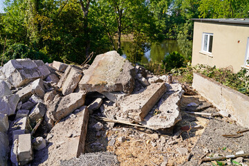 Demolition of a building in Halle Saale