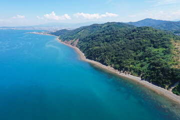 愛媛県伊予市　森の海岸の風景