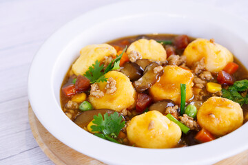 Deep Fried Tofu with Gravy Sauce (Tao Hoo Song Kreung)