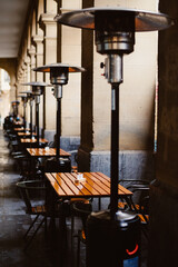Terraza vacía por el confinamiento en exterior. Covid19.