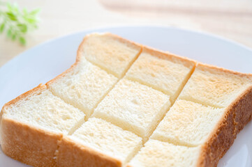 厚切りのトースト