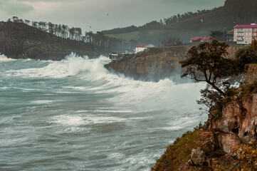 Temporal en la costa vasca. Isla de Lekeitio