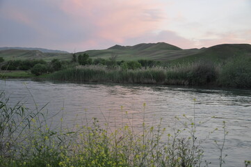 Obraz na płótnie Canvas river sunset