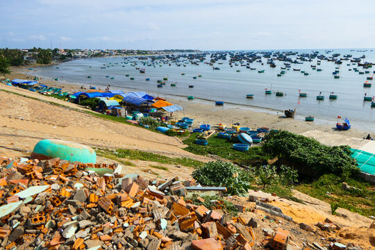  Fishing boads on the sea near Mũi N&eacute;, Vietnam