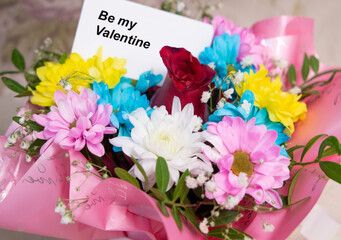 Bouquet of flowers with a card: be my Valentine