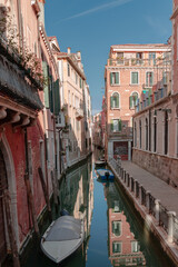 Fototapeta na wymiar A canal in Venice with no one