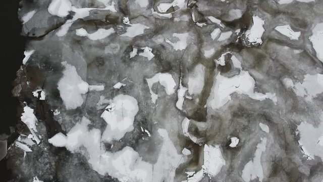 vue a&eacute;rienne des glaces sur la mer