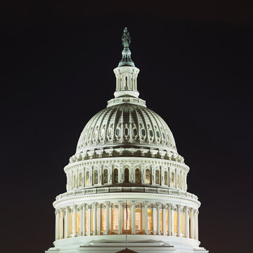 USA, Washington DC, Dome of United States Capitol at night