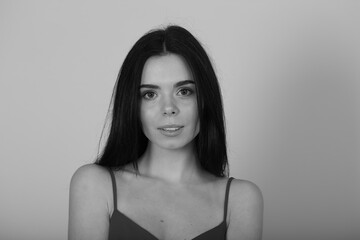 Naklejka premium Black and white portrait of beautiful woman
