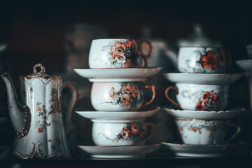 teapot and cups
