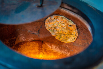 Tandoori oven for indian cuisine