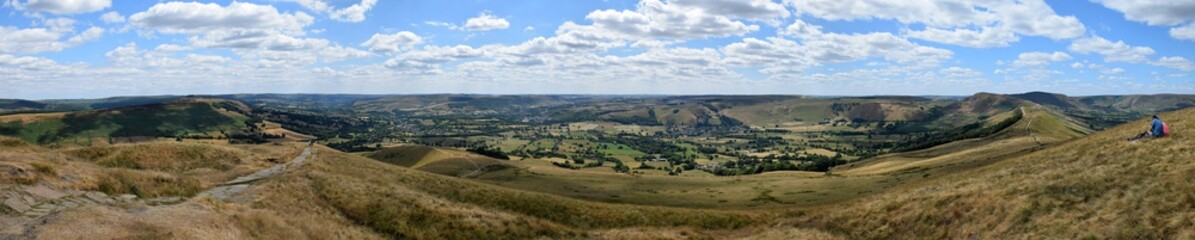 Fototapeta na wymiar Beautiful panoramic landscape of the Peak District National Park, Derbyshire, United Kingdom, the first national park in England and also a popular tourist destination – August, 2018.
