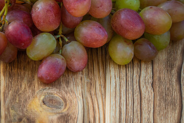  Pink grapes on the table