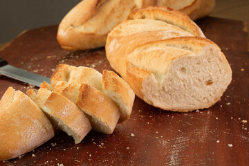  Sliced ​​breads on cutting board