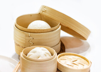 Chinese steamed pork buns, Steamed bun served in wooden basket
