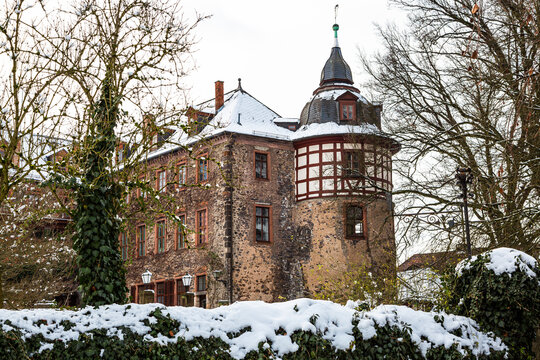 Schloss Laubach im Winter 