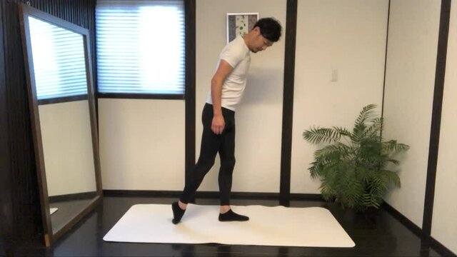 前脛骨筋のストレッチ（足首のストレッチ方法）