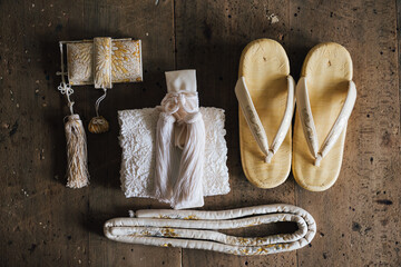 Fototapeta na wymiar 花嫁が結婚式に着る着物のための伝統的な小物