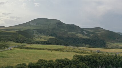 Obraz premium Chaine des puys et puy-de-Sancy en Auvergne