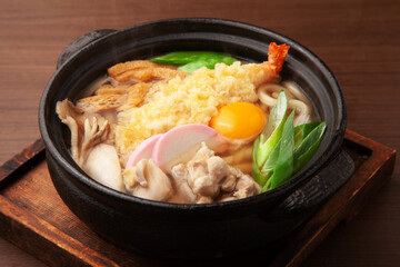 鍋焼きうどん