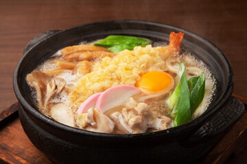 鍋焼きうどん