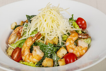 Caesar salad with prawn and cheese