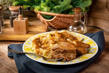 Delicious pork ribs stewed in gravy.