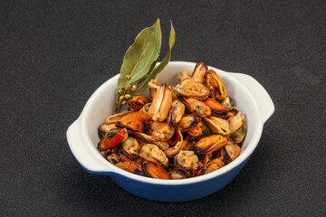 Pickled mussels in the bowl